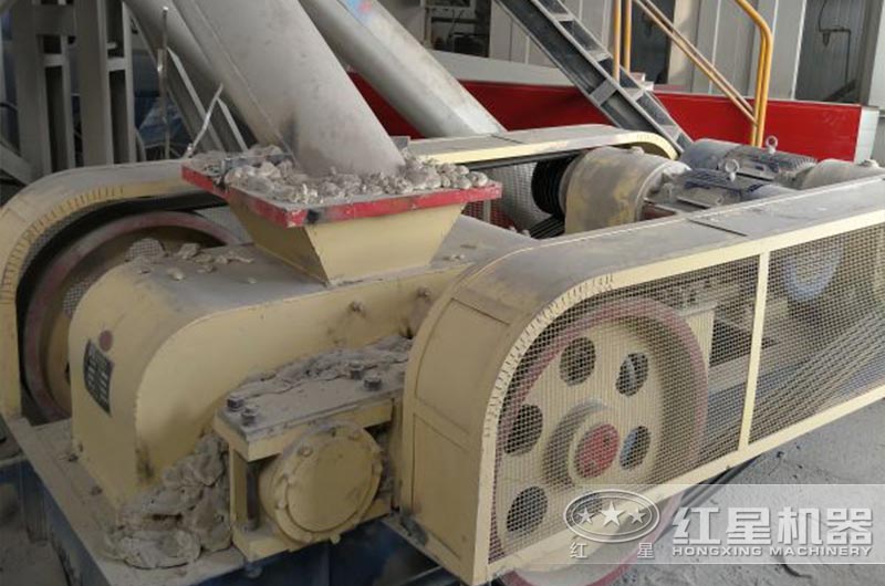 關(guān)于對(duì)輥式破碎機(jī)，客戶最常問(wèn)的5個(gè)問(wèn)題（紅星老師傅實(shí)地講解）